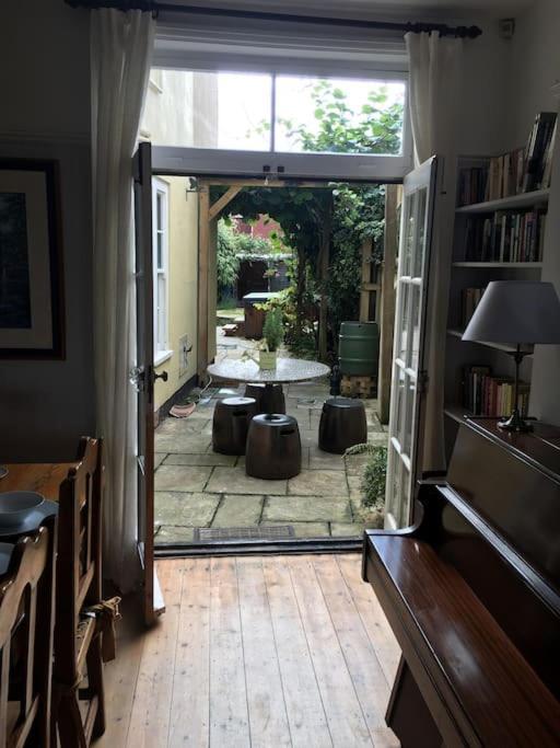 Large Character Home, Hot Tub, Beach 5 Min Walk Gorleston-On-Sea Exterior photo
