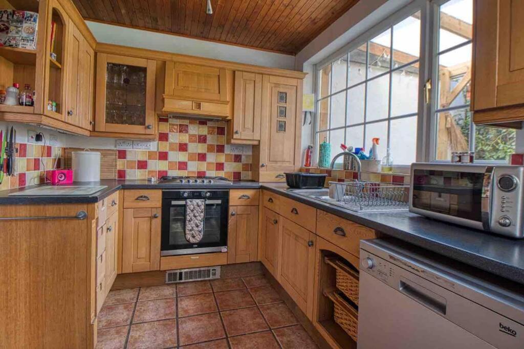 Large Character Home, Hot Tub, Beach 5 Min Walk Gorleston-On-Sea Exterior photo