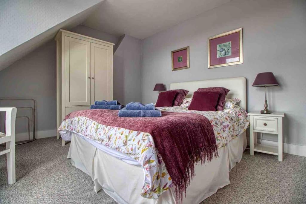 Large Character Home, Hot Tub, Beach 5 Min Walk Gorleston-On-Sea Exterior photo